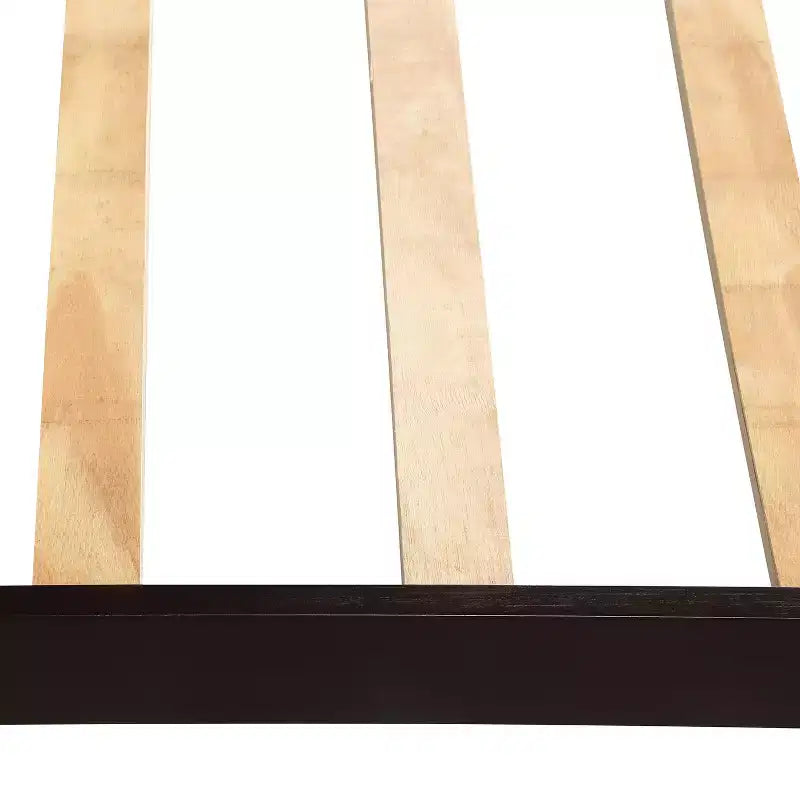 Letto a piattaforma in legno a una piazza con testiera e pediera