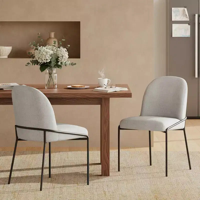 Sedia da pranzo Aiken moderna in poliestere con struttura in ferro