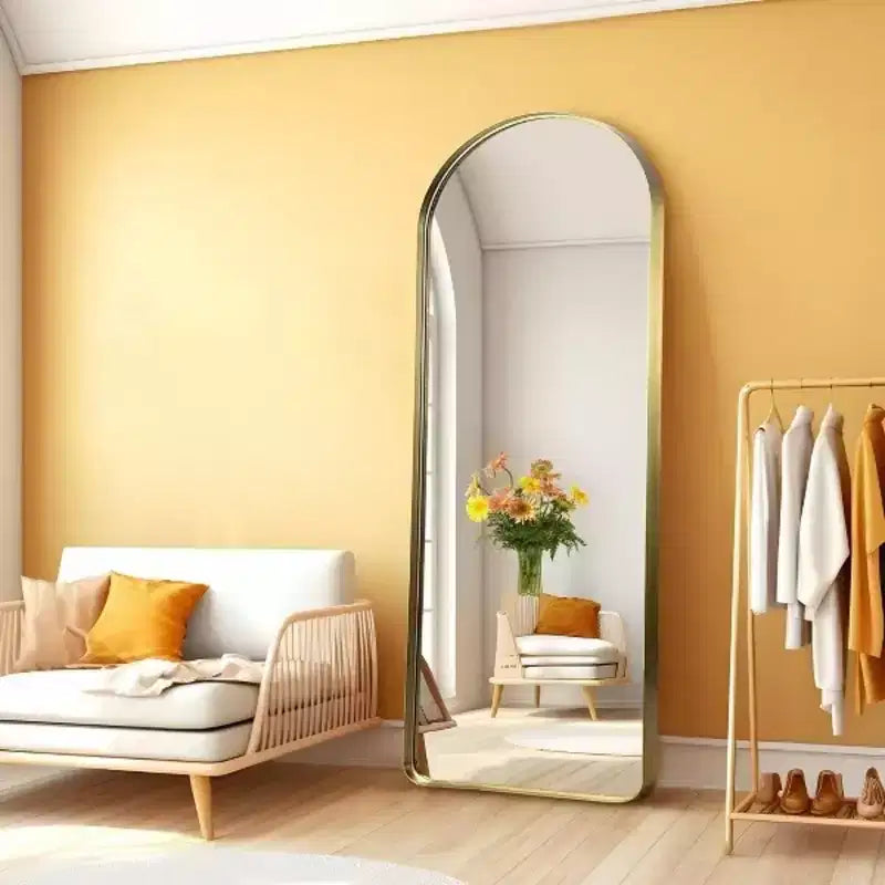 Specchio a figura intera a forma di arco arrotondato Gold da 31,5 x 70,87 pollici in lega di alluminio senza supporto per la decorazione della parete del soggiorno e della camera da letto